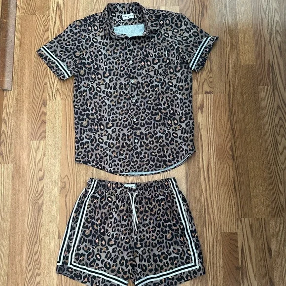 MAVRANS SET LEOPARD GAME WEEKEND SHIRT and SHORTS Size M